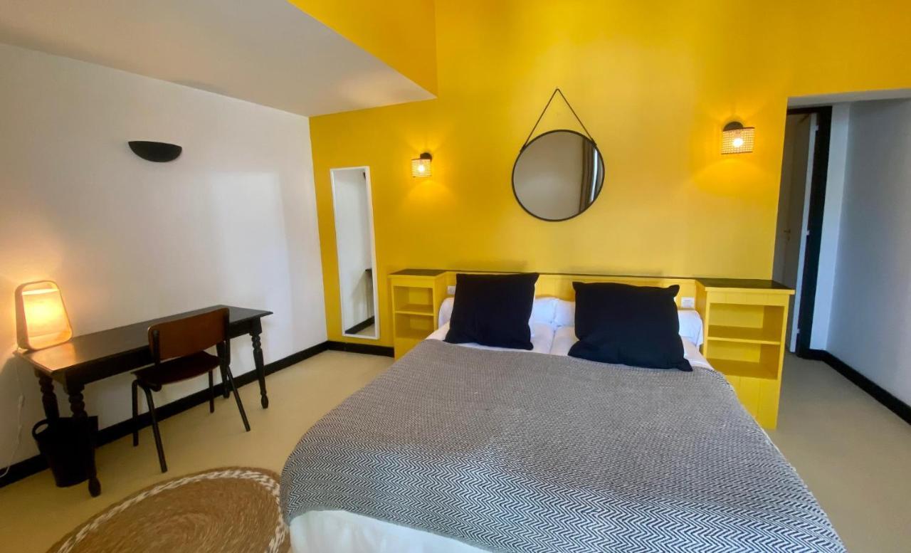 ארס-אן-רה Hotel Le Clocher מראה חיצוני תמונה