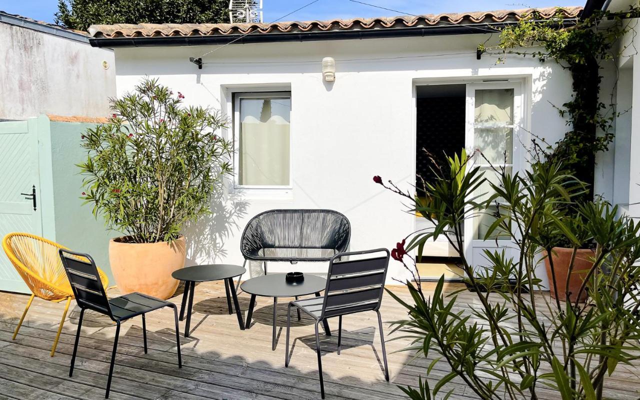 ארס-אן-רה Hotel Le Clocher מראה חיצוני תמונה