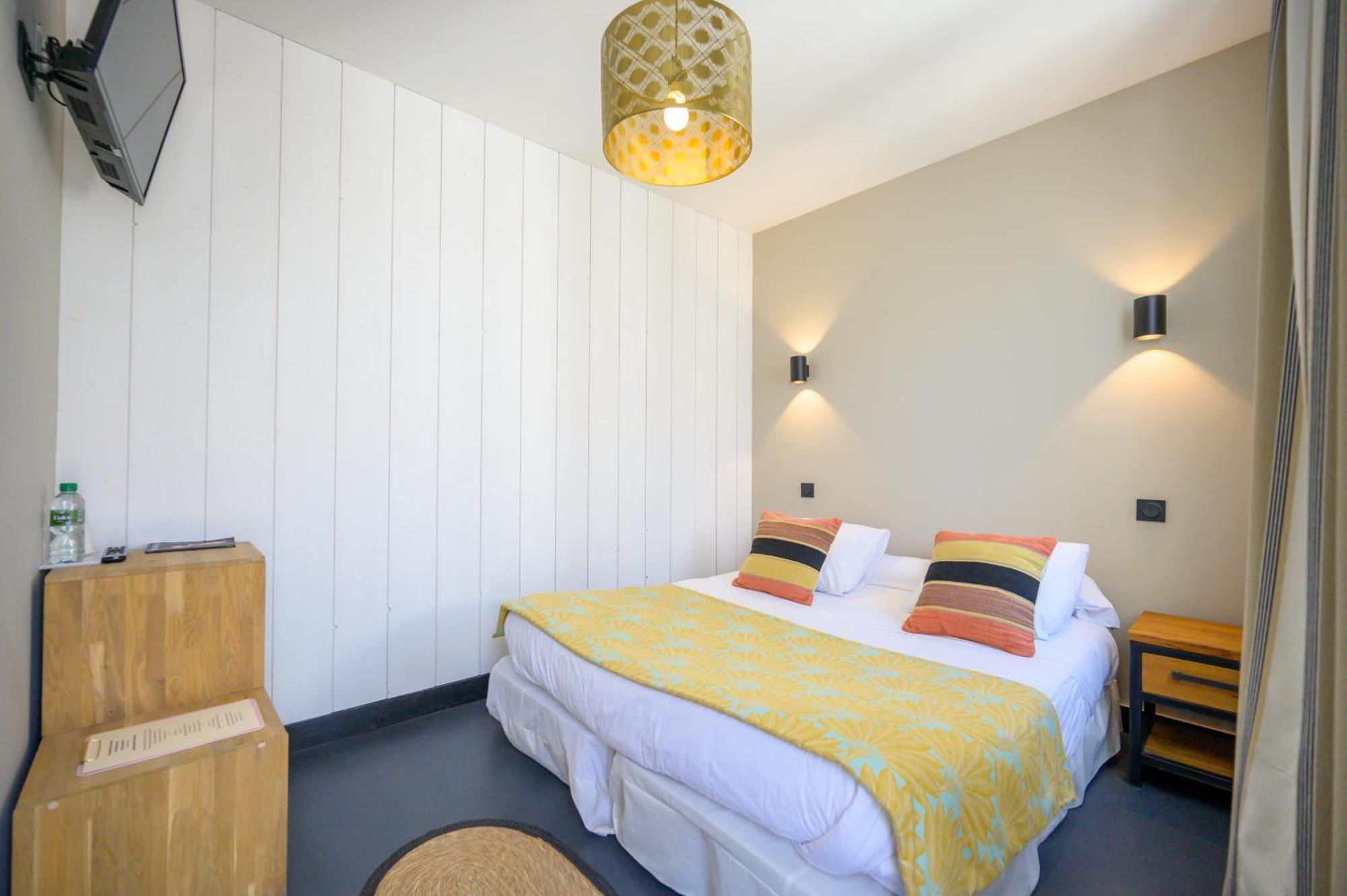 ארס-אן-רה Hotel Le Clocher מראה חיצוני תמונה