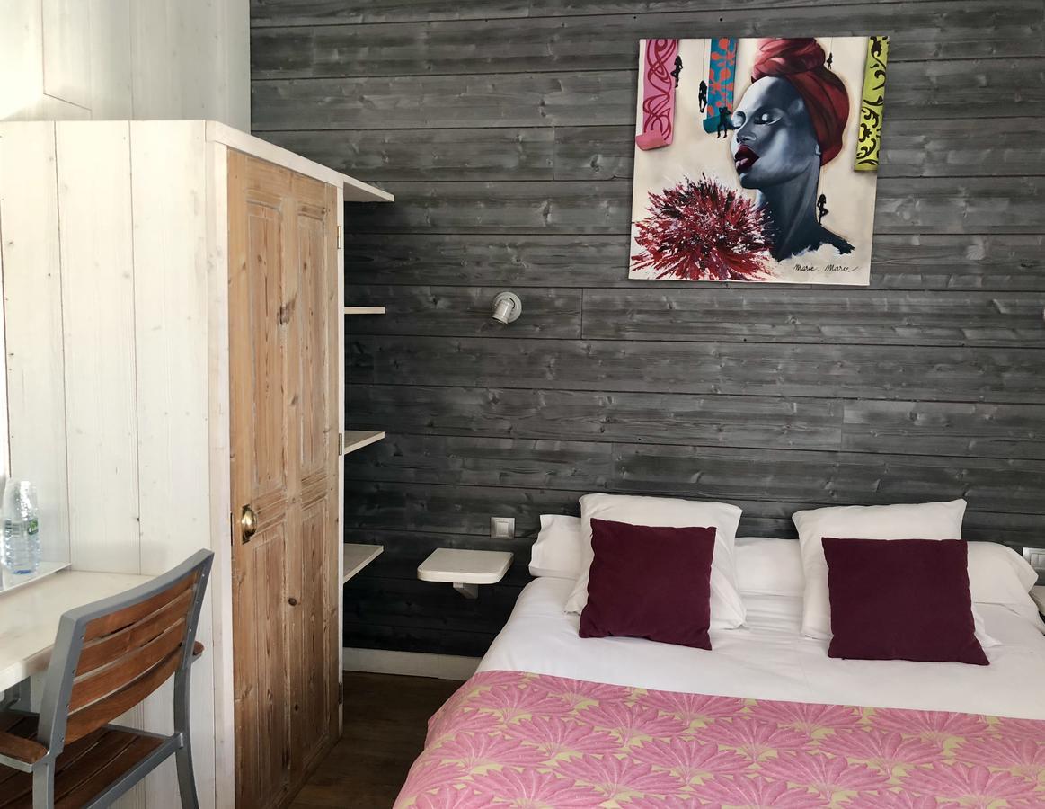 ארס-אן-רה Hotel Le Clocher מראה חיצוני תמונה