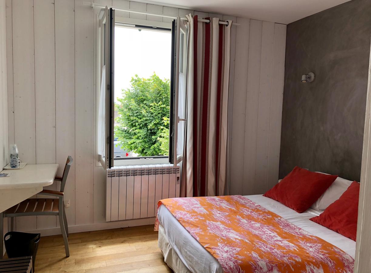 ארס-אן-רה Hotel Le Clocher מראה חיצוני תמונה