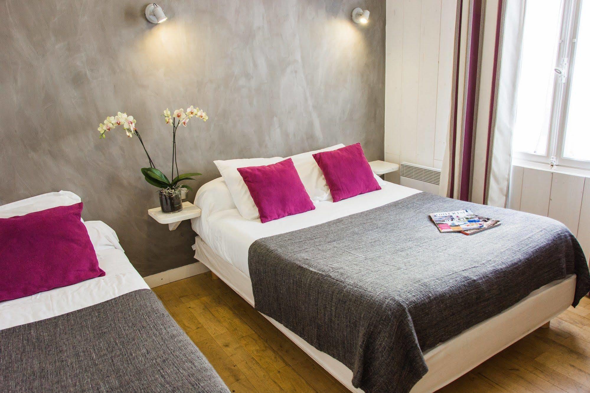 ארס-אן-רה Hotel Le Clocher מראה חיצוני תמונה